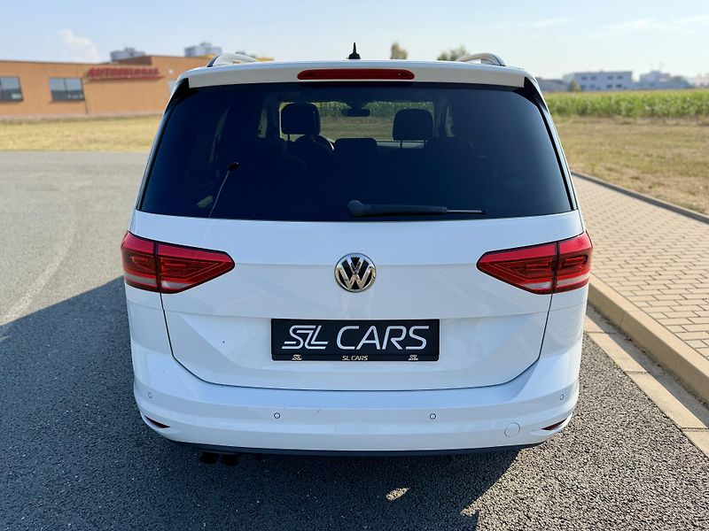 Volkswagen Touran 1.4 TSI PANO ALCANTARA MASÁŽ - fotka 4 z 44