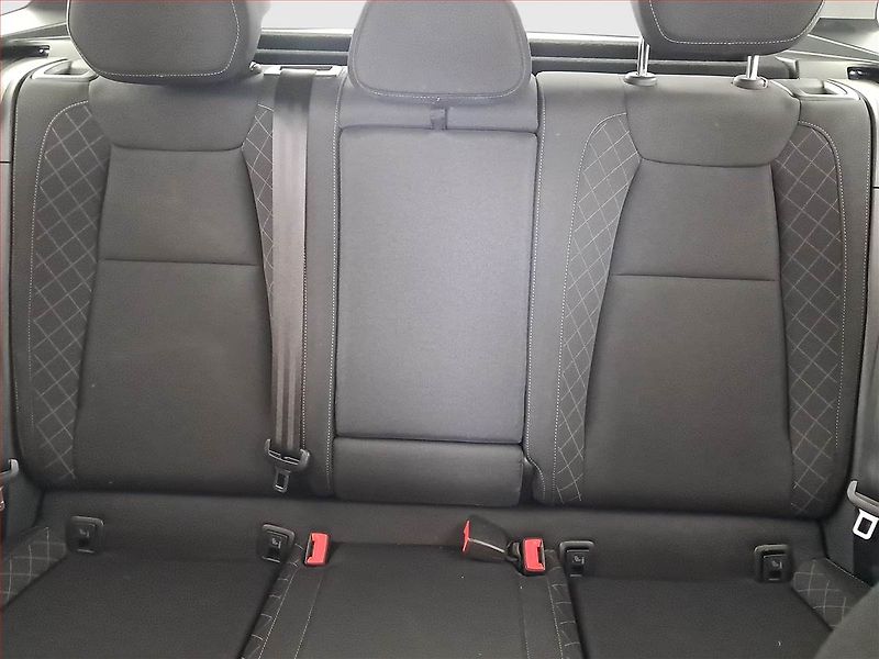Škoda Karoq (2019) 1.6 TDI, Automat, Tempomat - fotka 10 z 17