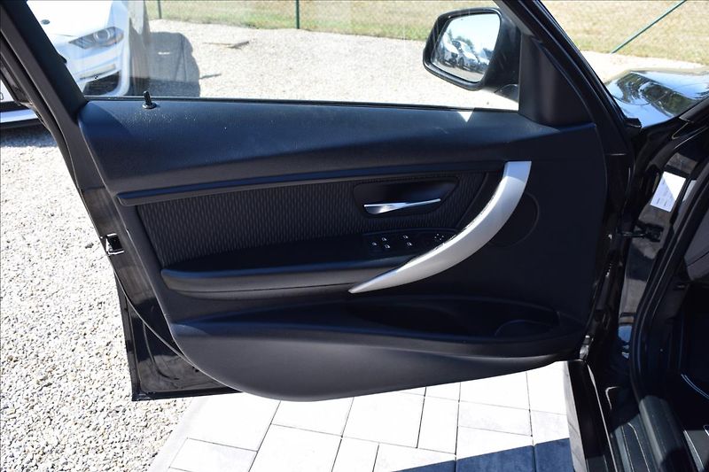 BMW Řada 3 2,0 318d F31 105KW NAVI TAŽNÉ - fotka 25 z 48