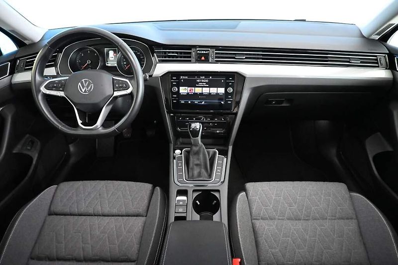Volkswagen Passat (2023) 2.0 LED ACC Tažné Masáž SCR Bu - fotka 12 z 34