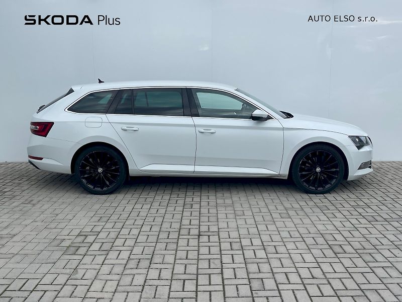 Škoda Superb (2017) Combi 2.0 TDI / 110 kW DSG Sty - fotka 29 z 30