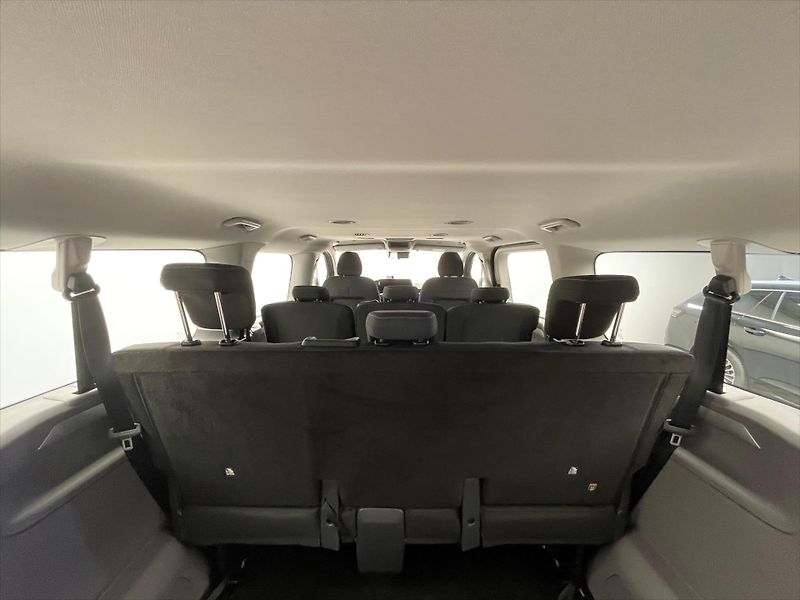Volkswagen Caravelle Life 2.5 PHEV DR - fotka 19 z 28