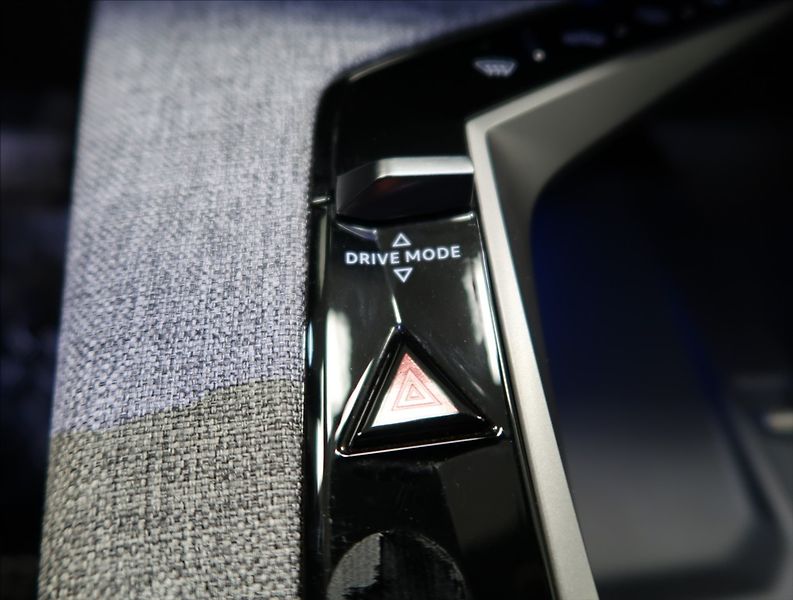 Peugeot 3008 1,2 ALLURE Hybrid 145 e-DCS6 - fotka 26 z 27