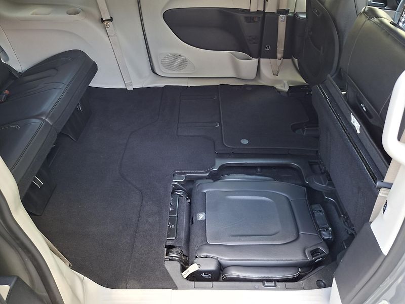 Chrysler Pacifica (2022) 3,6L V6, 7míst, kůže, servis - fotka 18 z 46