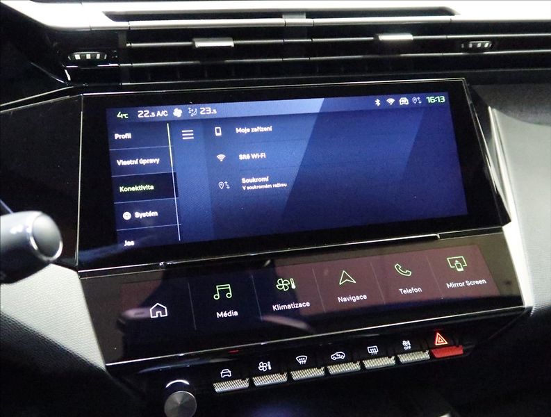 Peugeot 308 1,2 PT ALLURE NAVI KAMERA ČR - fotka 25 z 46