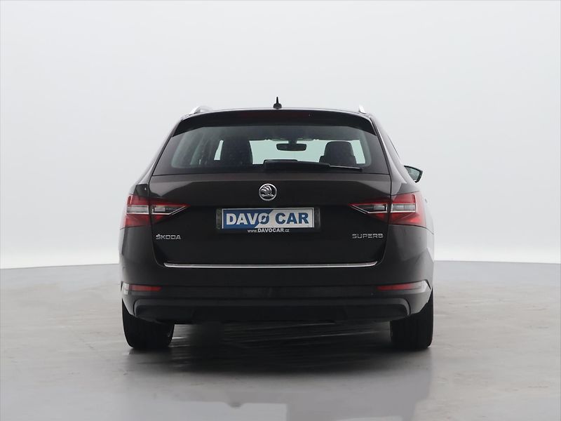 Škoda Superb 2,0 TDI 110kW DSG CZ L&K - fotka 6 z 35