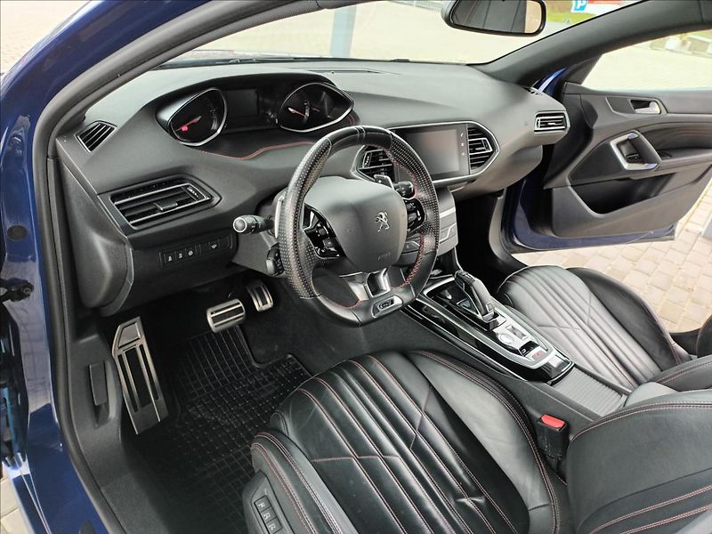 Peugeot 308 2,0 HDI,GT,130KW,ČR,SERVIS,NAV - fotka 15 z 50