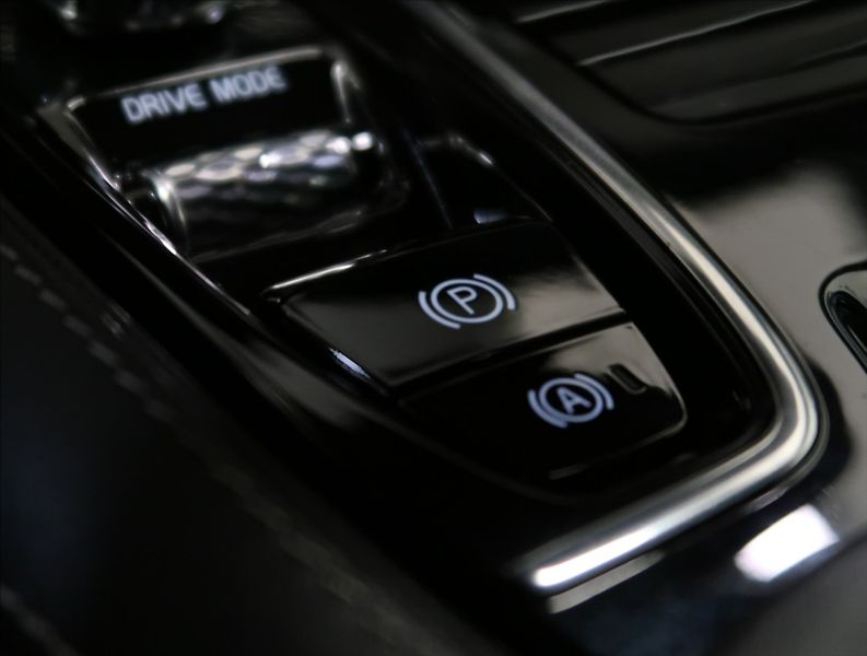 Volvo S90 2,0 T8 TWINENGINE AWD R-DESIGN - fotka 37 z 52