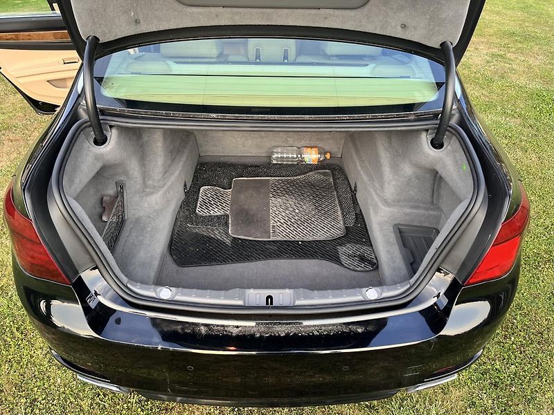 BMW Řada 7 740 LI,LONG,240KW,MINISTERSTVO - fotka 16 z 49