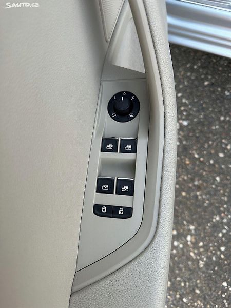 Škoda Superb (2018) L&K 2.0TDI 110kw 2018 WEBASTO - fotka 12 z 14