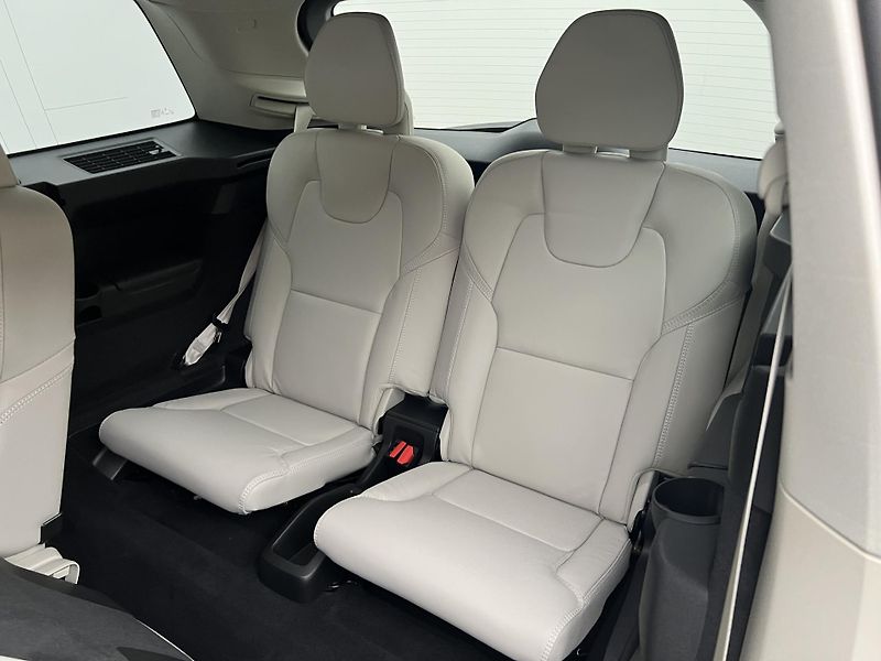 Volvo XC90 (2026) B5 AWD DARK PLUS AUT - fotka 6 z 48
