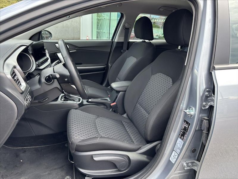 Kia Ceed 1,5 TGDi AT Spin 1.ČR ZÁRUKA - fotka 10 z 39
