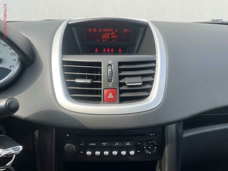 Peugeot 207 (2008) 1.4i, 2.maj,ČR, AC - fotka 11 z 13