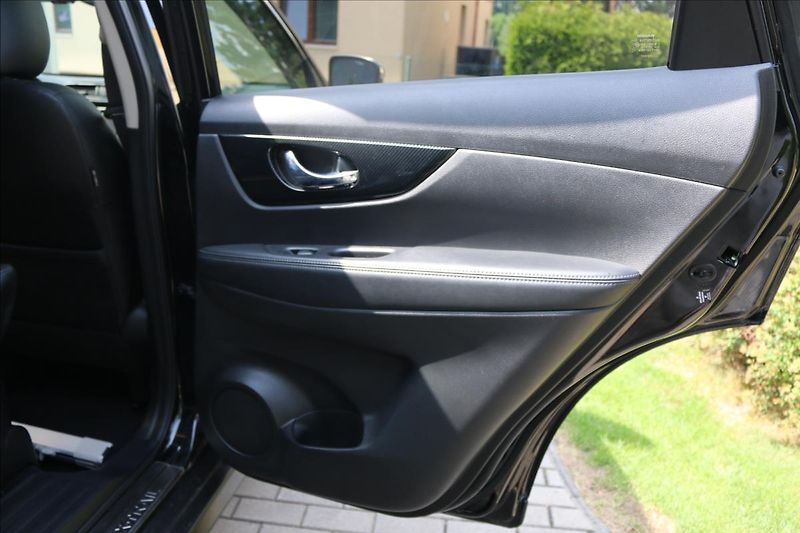 Nissan X-Trail 2,0 1. Maj.ČR, AWD,DSG,TAŽNÉ - fotka 38 z 56