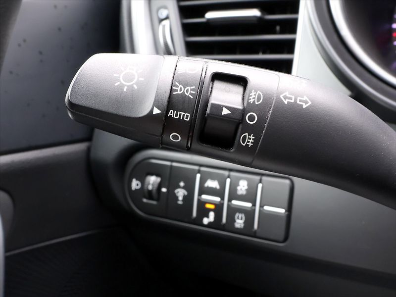 Kia Ceed 1,5 T-GDI 117kW DCT TOP DPH CZ - fotka 17 z 29
