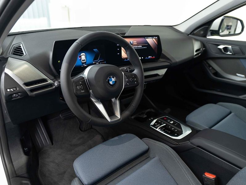 BMW Řada 1 118d - fotka 11 z 21