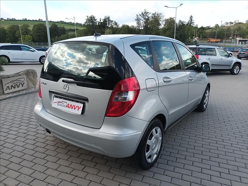 Mercedes-Benz Třídy A 1,5 160i,70kw,KLIMA,AUTOMAT - fotka 5 z 37