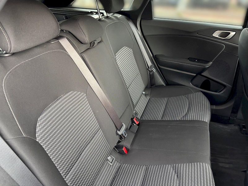 Kia Ceed (2025) 1.5 T-GDi TOP 7DCT - fotka 23 z 29