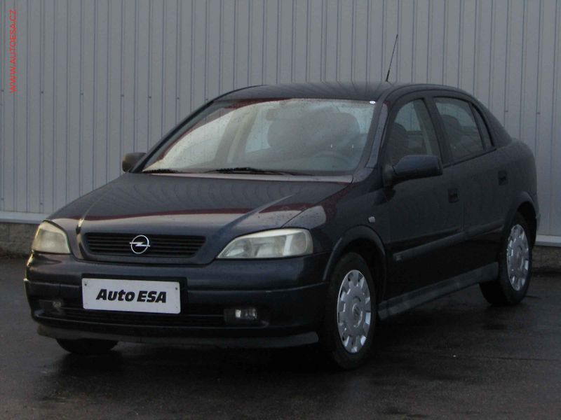 Opel Astra (2002) 1.6i, AC - fotka 3 z 14