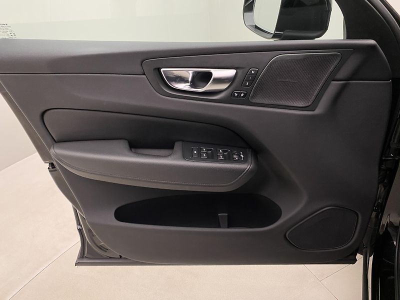 Volvo XC60 B5 AWD INSCRIPTION AUT  - fotka 7 z 51