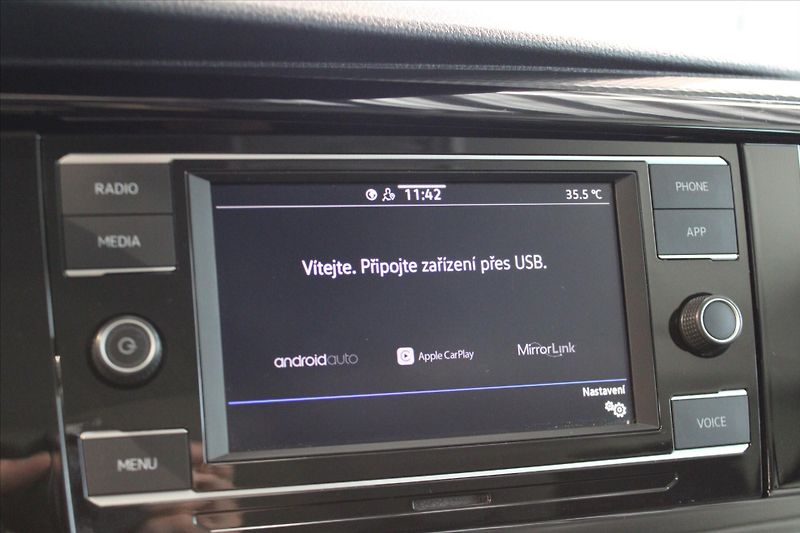 Volkswagen Multivan TDi Trendline DSG Tažné/Fullse - fotka 14 z 28