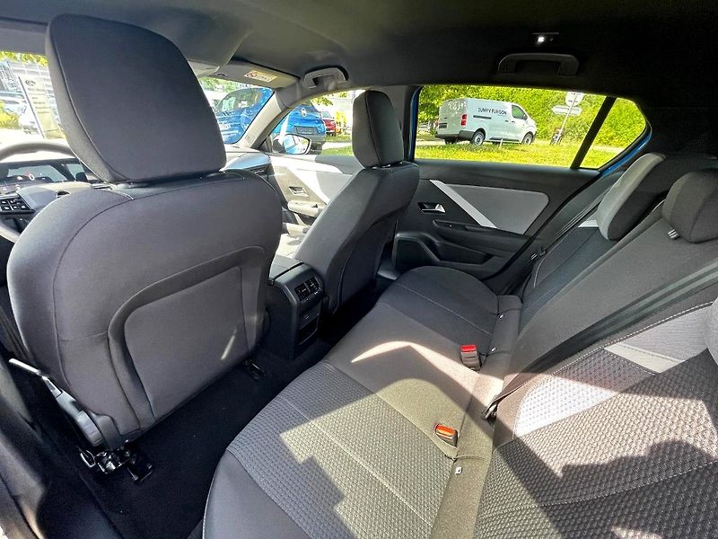 Opel Astra (2026) MHEV HB 1.2T 145K Edition AT6 - fotka 22 z 23