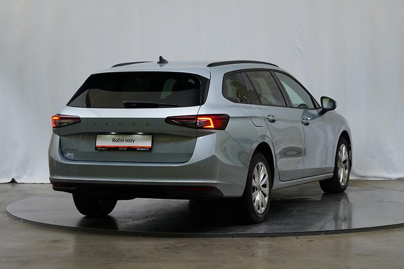 Škoda Superb - fotka 2 z 27