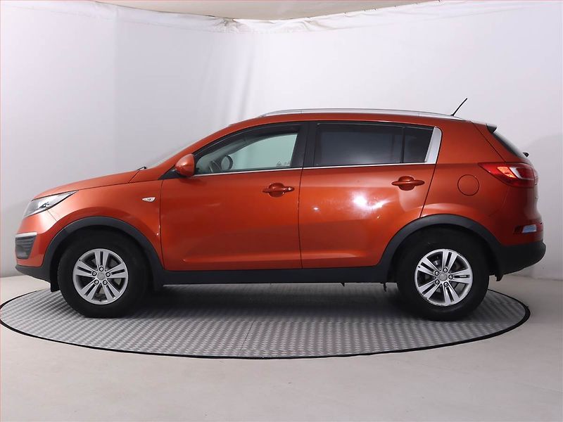 Kia Sportage (2011) 2.0 CRDi, Tempomat - fotka 3 z 17