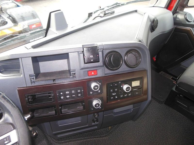 Renault Trucks T T520 HIGH, COMFORT, LOWDECK, T - fotka 16 z 19