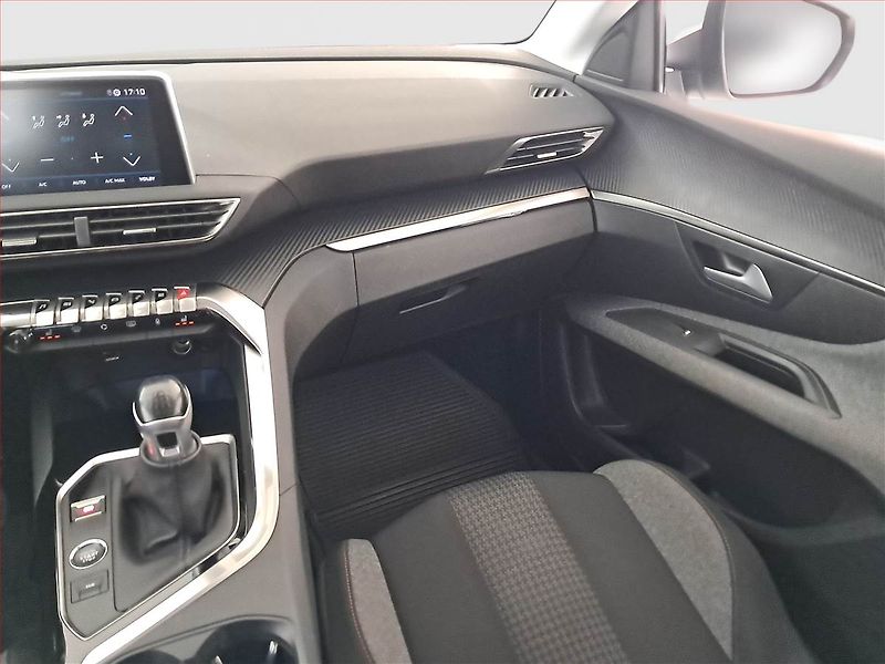 Peugeot 3008 (2020) 1.2 PureTech, ČR,1.maj - fotka 8 z 16