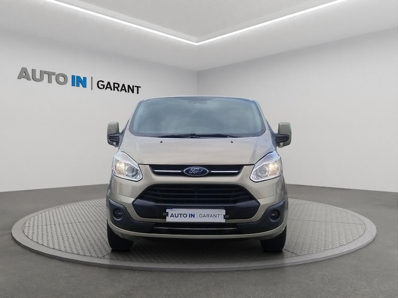 Ford Tourneo Custom (2017) Titanium L2 96kW, 1MAJ, ČR, ta - fotka 2 z 17