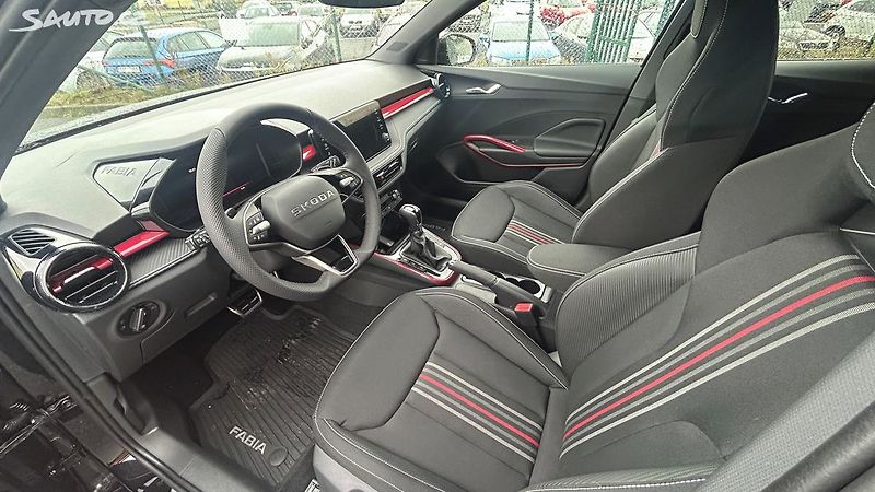 Škoda Fabia (2025) 1.0 TSI Monte Carlo DSG - fotka 10 z 22
