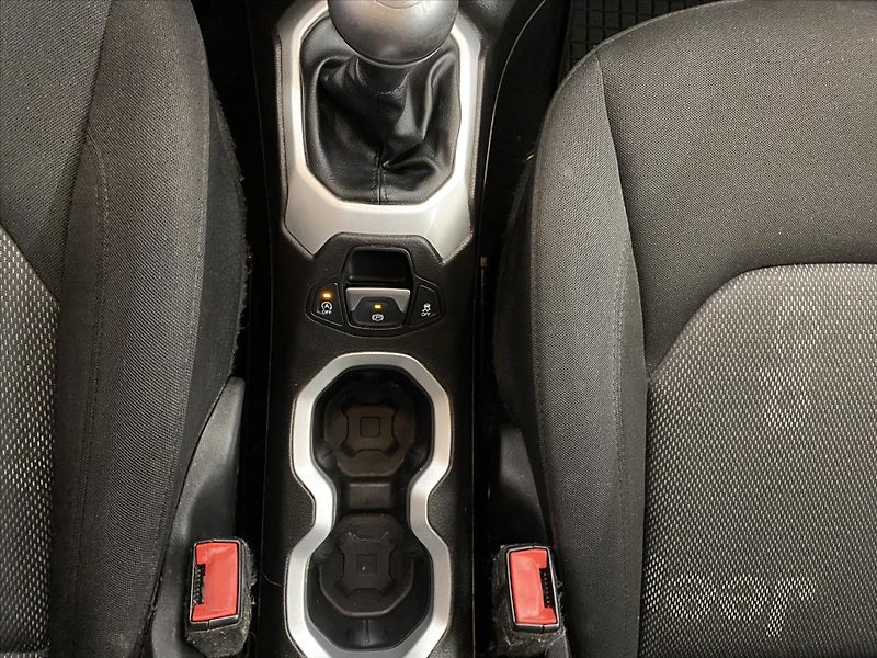 Jeep Renegade 1,6 i 81kW 1.Majitel - fotka 18 z 24
