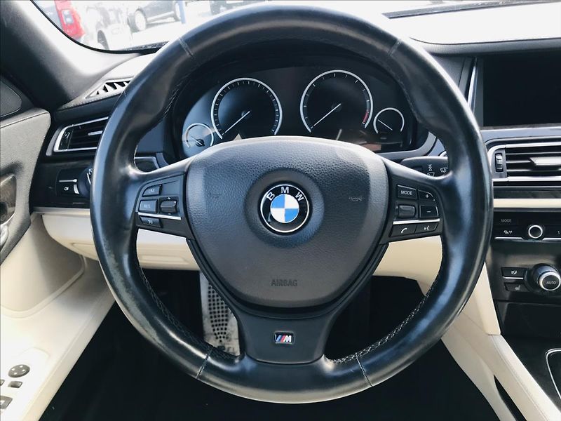 BMW Řada 7 3,0   xDrive M-paket - fotka 11 z 14