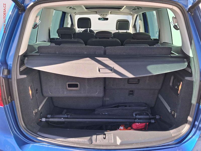 Volkswagen Sharan (2018) 2.0 TDi 7míst, DSG, bixen - fotka 7 z 17
