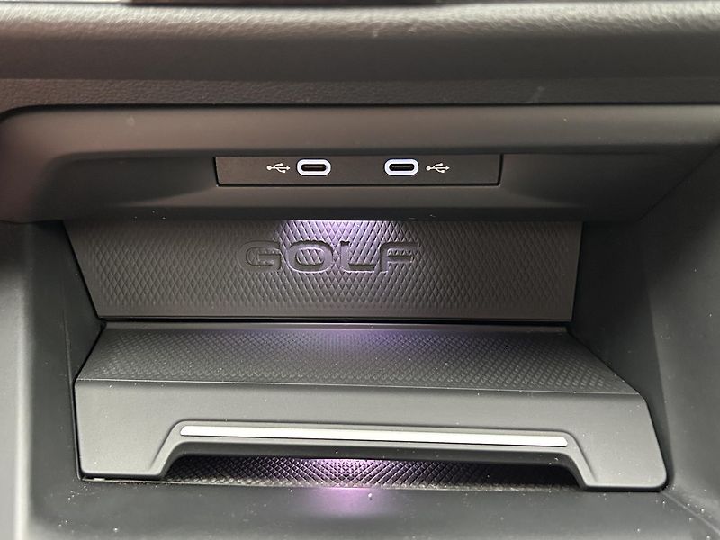 Volkswagen Golf 2.0 GTI  PERFORMANCE - fotka 19 z 30
