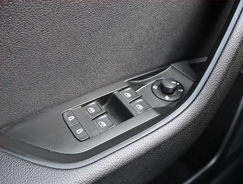 Škoda Superb (2018) Ambition 1.6 TDI, Bi-Xenony - fotka 18 z 20