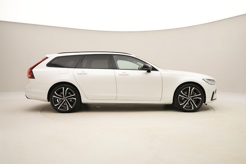 Volvo V90 T8 AWD RECHARGE DARK ULTRA CZ - fotka 14 z 69