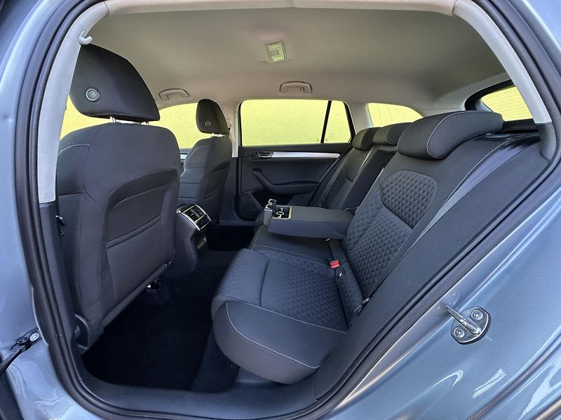 Škoda Superb (2021) KOMBI 2.0TSI/140kW* DSG* - fotka 31 z 39
