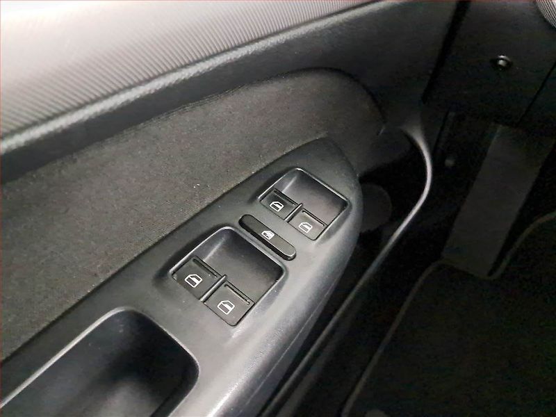 Škoda Octavia (2011) Elegance 1.9 TDI, Tempomat - fotka 18 z 20