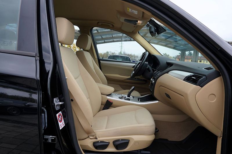BMW X3 2.0d sDrive/AT/150 PS/šíbr - fotka 25 z 40