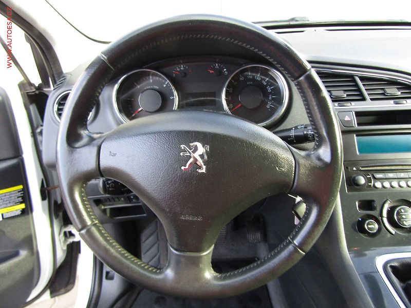 Peugeot 5008 (2015) 1.6 HDi, ČR, autoAC - fotka 18 z 21