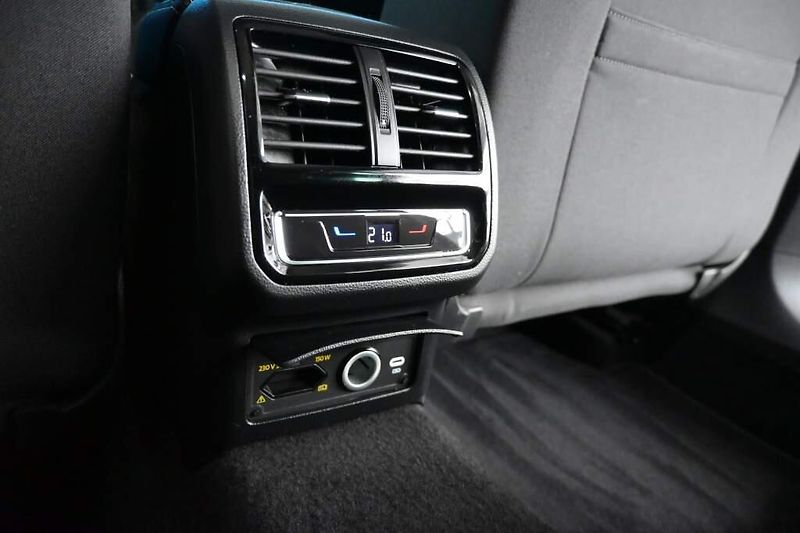 Volkswagen Passat (2022) 2.0 LED DSG ACC R-LINE Paket K - fotka 24 z 33