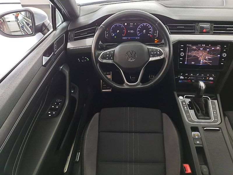Volkswagen Passat (2023) 2.0 TDI 4Motion (147kW/200k) D - fotka 11 z 26