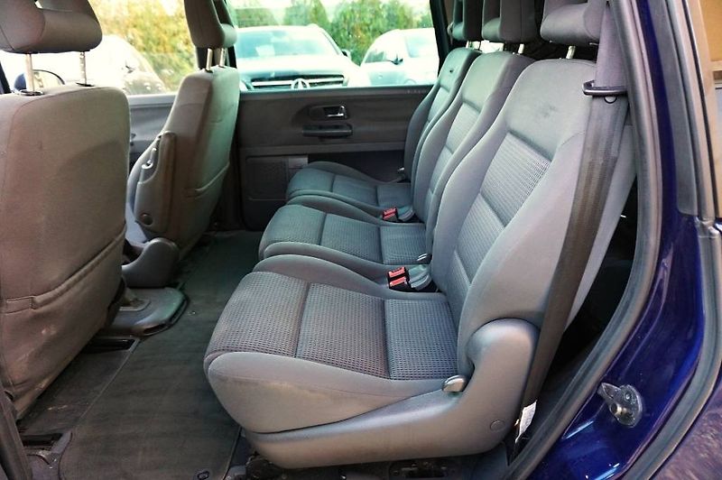 Volkswagen Sharan (2007) 2,0 TDI 103 kW - fotka 22 z 43