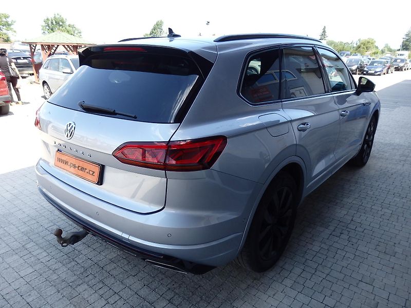 Volkswagen Touareg 4.0 TDI V8 310 kW R-LINE - fotka 4 z 26