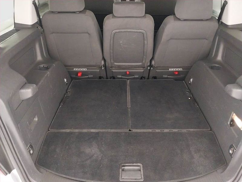 Volkswagen Touran (2007) 1.9 TDI, 7 míst, po STK, Tažné - fotka 14 z 17