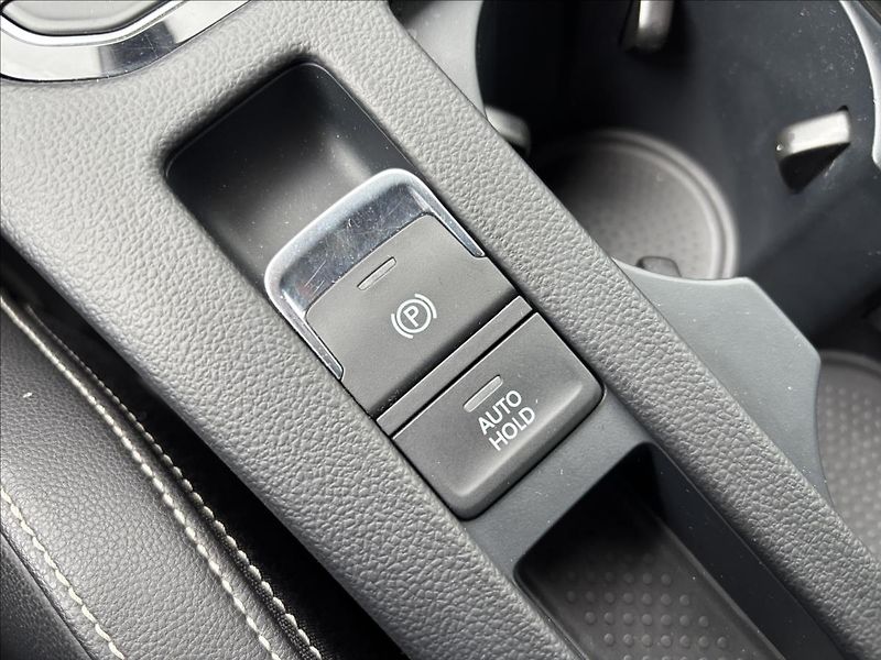 Volkswagen Passat 2,0 TDI R-Line 140kW - fotka 40 z 47