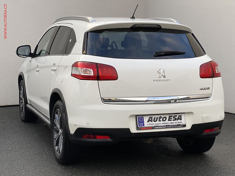Peugeot 4008 (2016) 1.6 HDi 4x4, Style, xenon - fotka 6 z 19