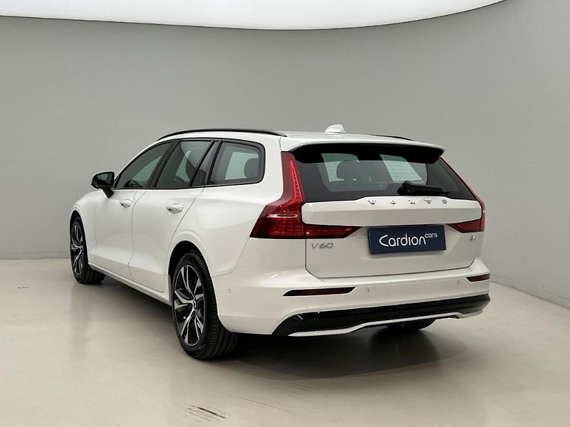 Volvo V60 (2026) B4 PLUS DARK AUT - fotka 9 z 44